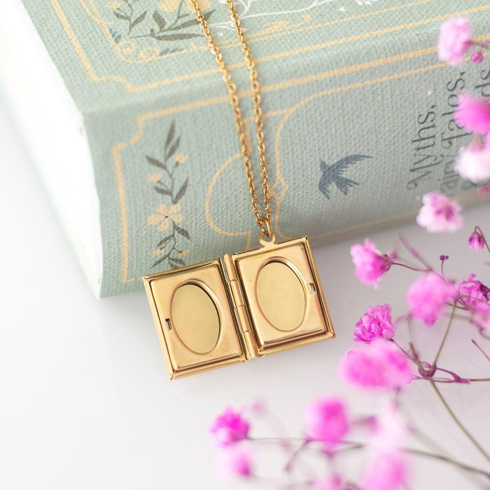 Something Different - Book Shaped Locket in Gift Box Collier - Couleur or